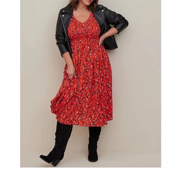 NWT TORRID MIDI GAUZE SMOCKED
SKATER DRESS 00x - Picture 2 of 8